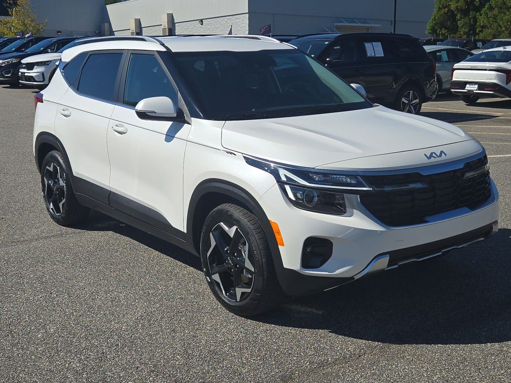2026 Kia Seltos EX photo 2