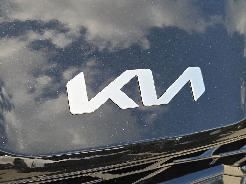 2026 Kia K5 GT-Line photo 4