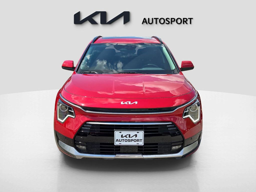 2025 Kia Niro SX Touring photo 2