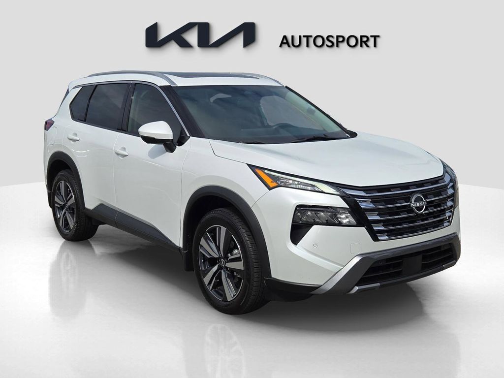 2024 Nissan Rogue SL photo 2