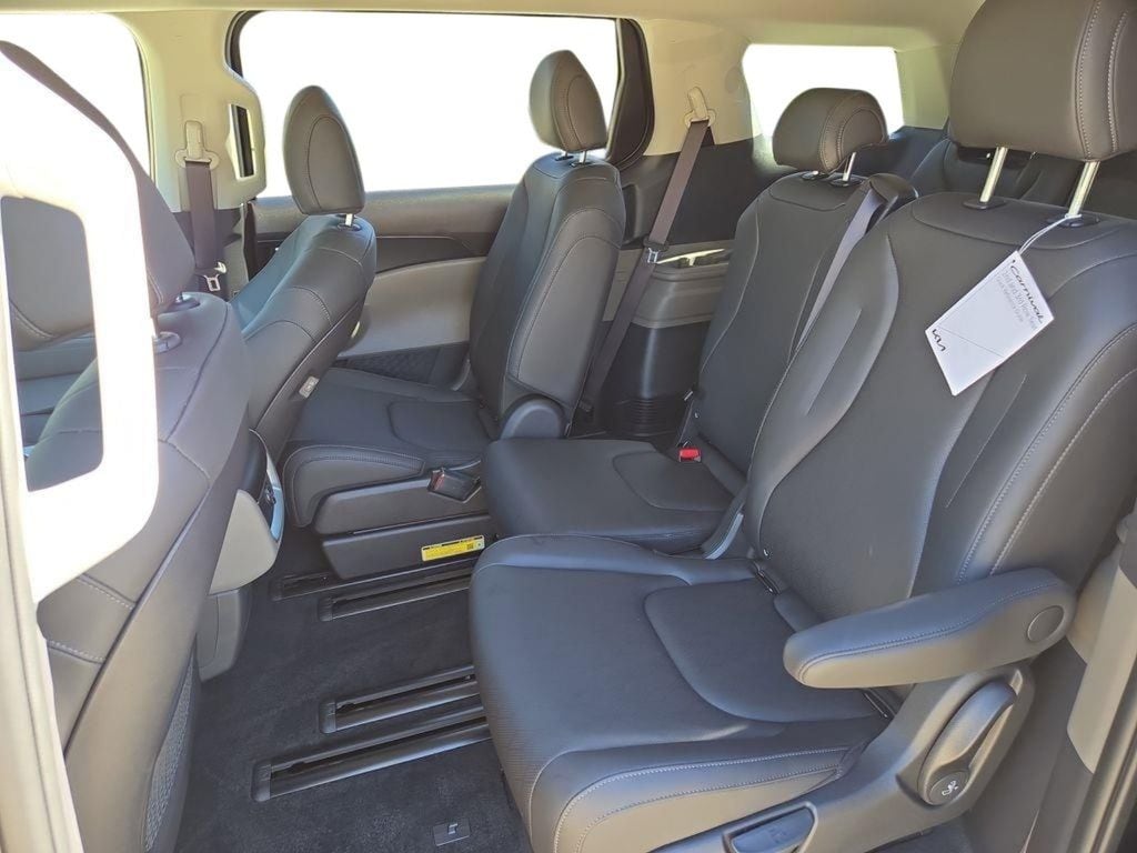 2026 Kia Carnival LXS - Photo 19