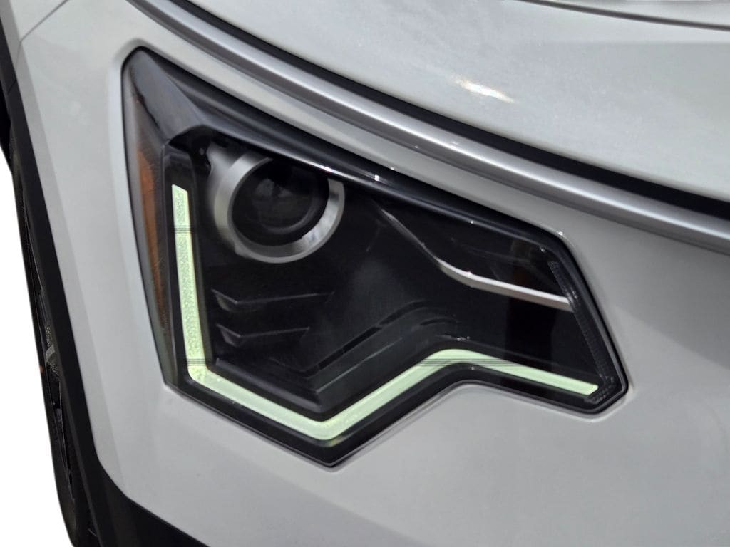 New 2026 Kia Niro LX SUV