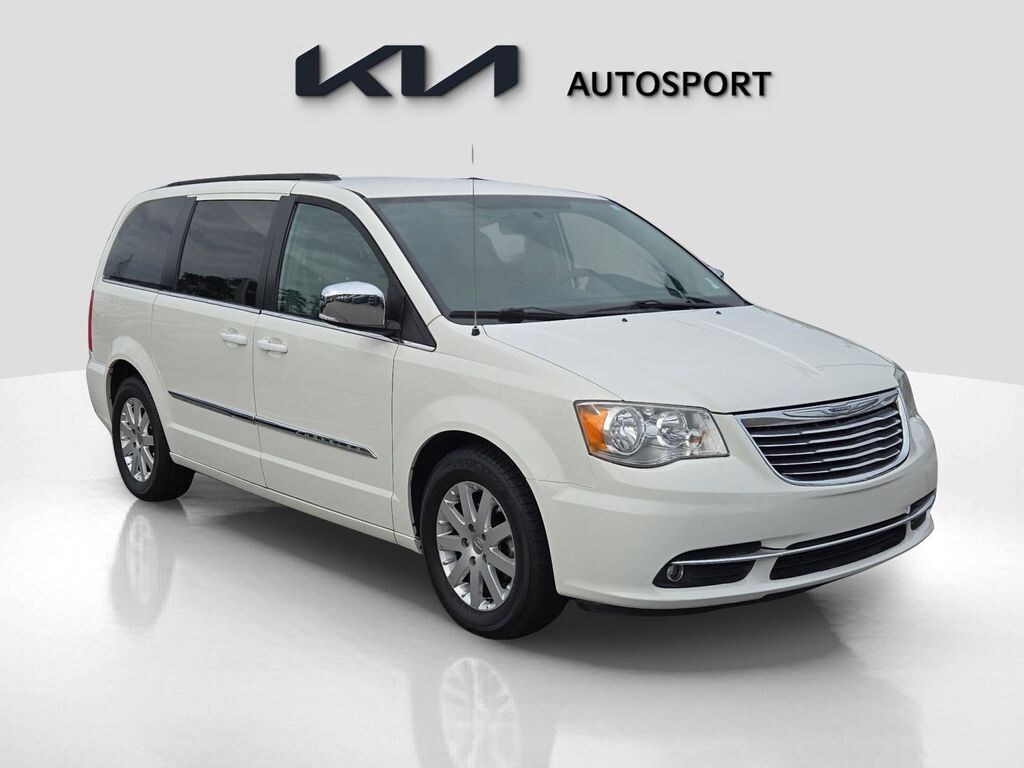 Used 2024 Chrysler Pacifica Touring L Van Passenger Van