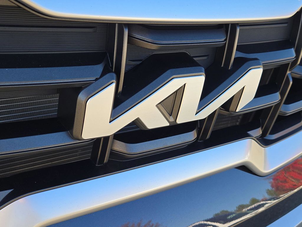 2025 Kia Telluride S photo 2