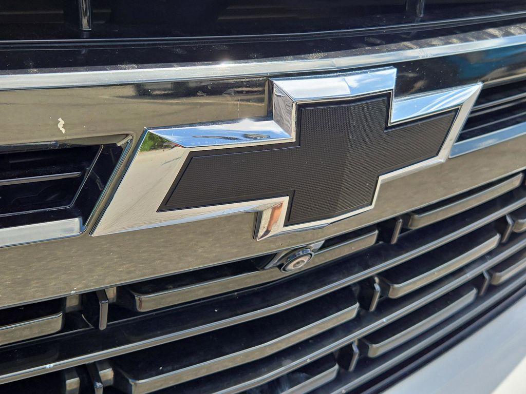 2021 Chevrolet Suburban RST photo 4