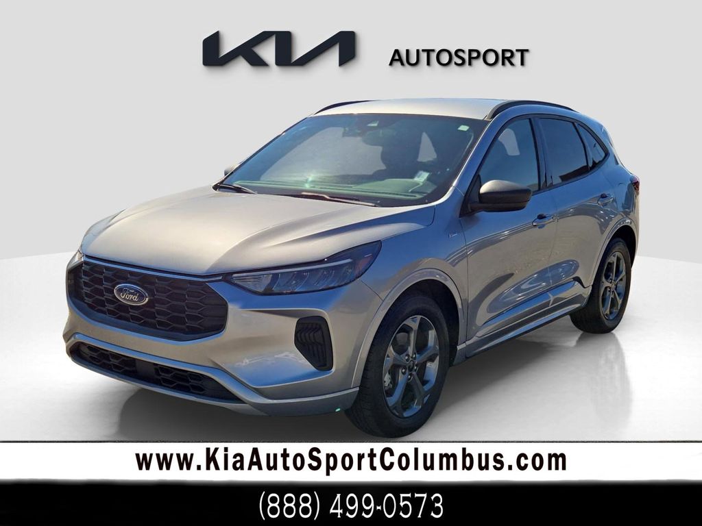 2024 Ford Escape ST-Line's photo