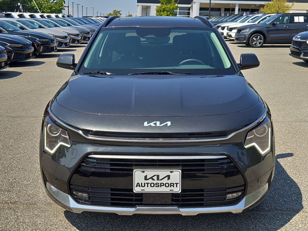 2025 Kia Niro SX Touring photo 2