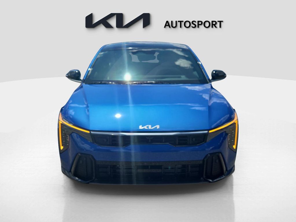 2025 Kia K4 GT-Line Turbo photo 2