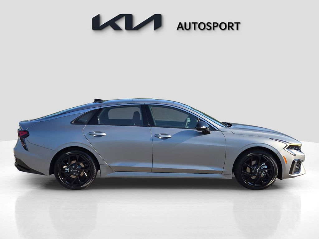 2026 Kia K5 GT-Line photo 4
