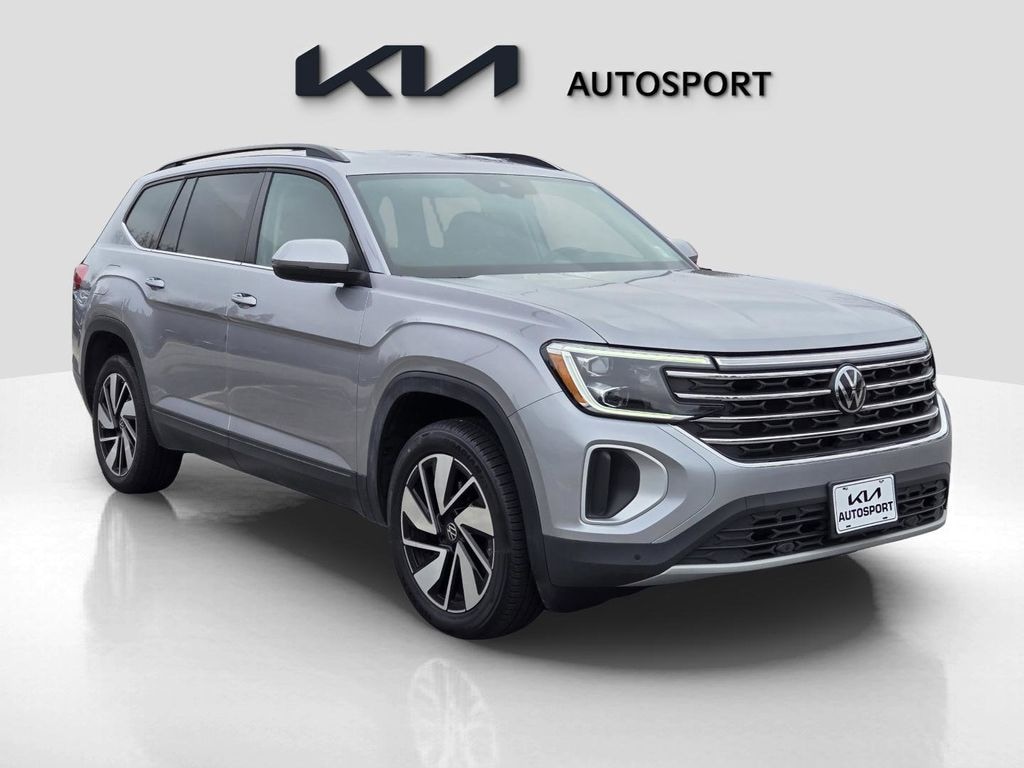 Used 2025 Volkswagen Atlas 2.0T SE w/Technology SUV