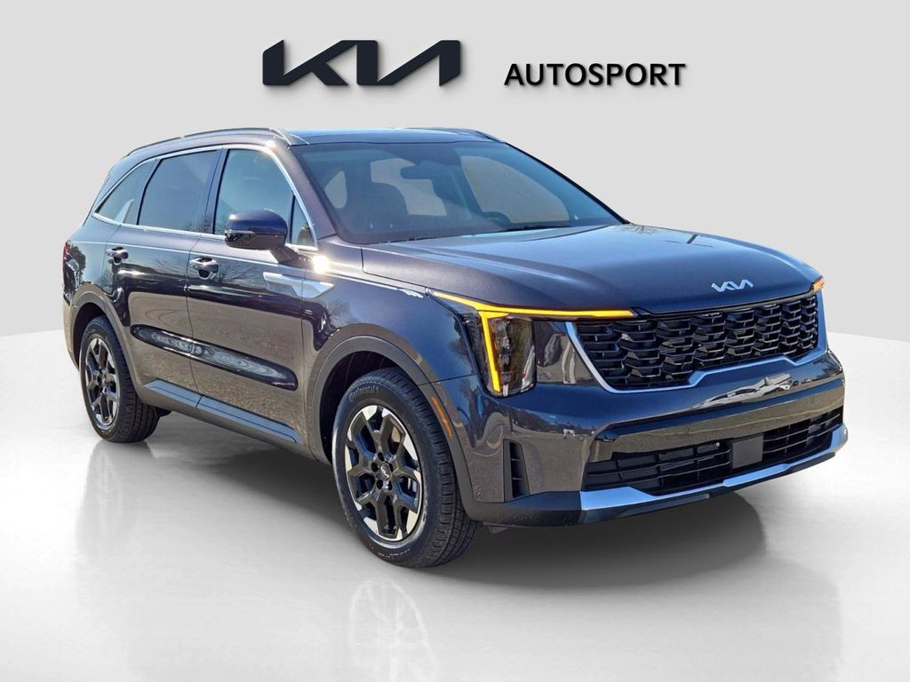 2025 Kia Sorento S photo 2