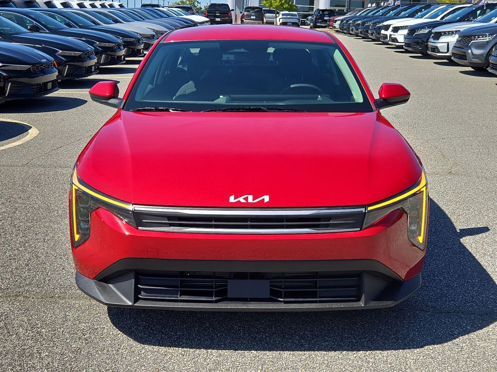 2025 Kia K4 LXS photo 2