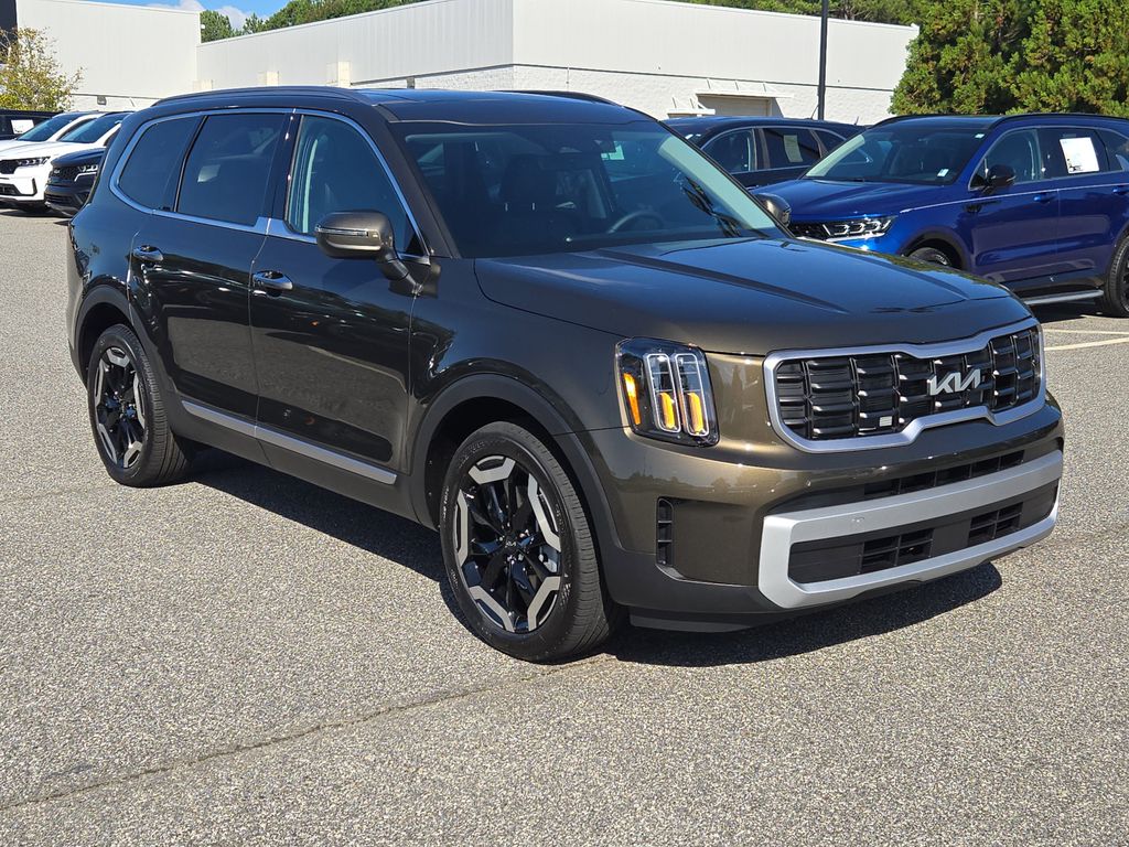 2025 Kia Telluride S photo 3