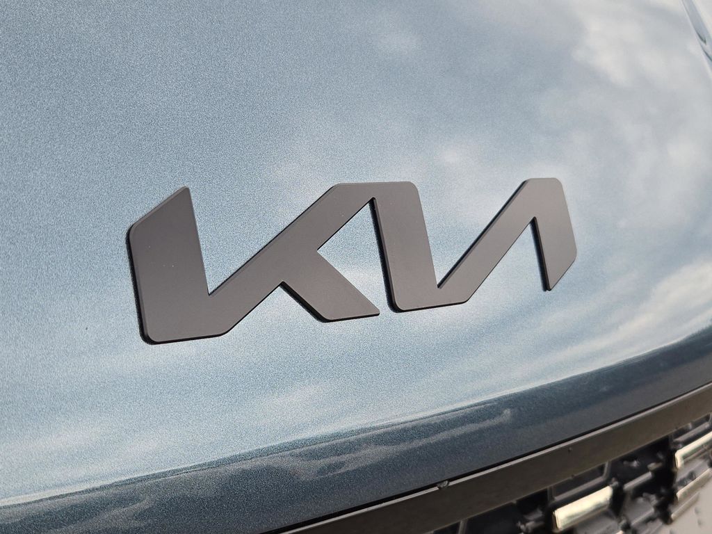 2025 Kia Carnival SX Prestige photo 4