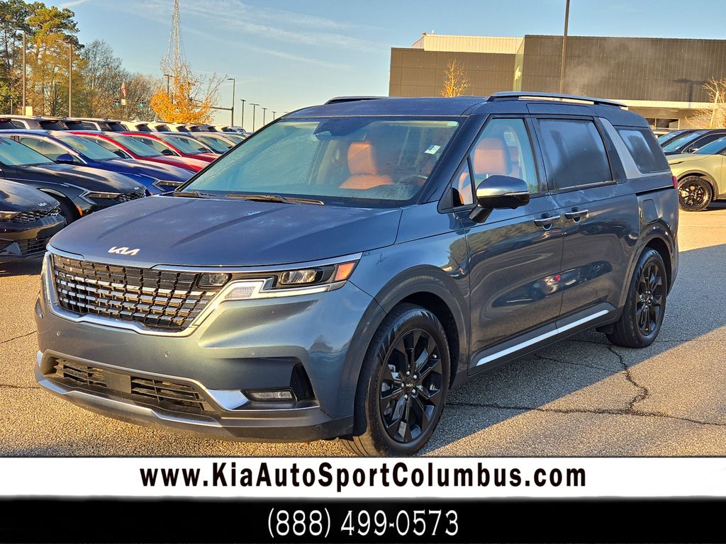 2024 Kia Carnival SX's photo