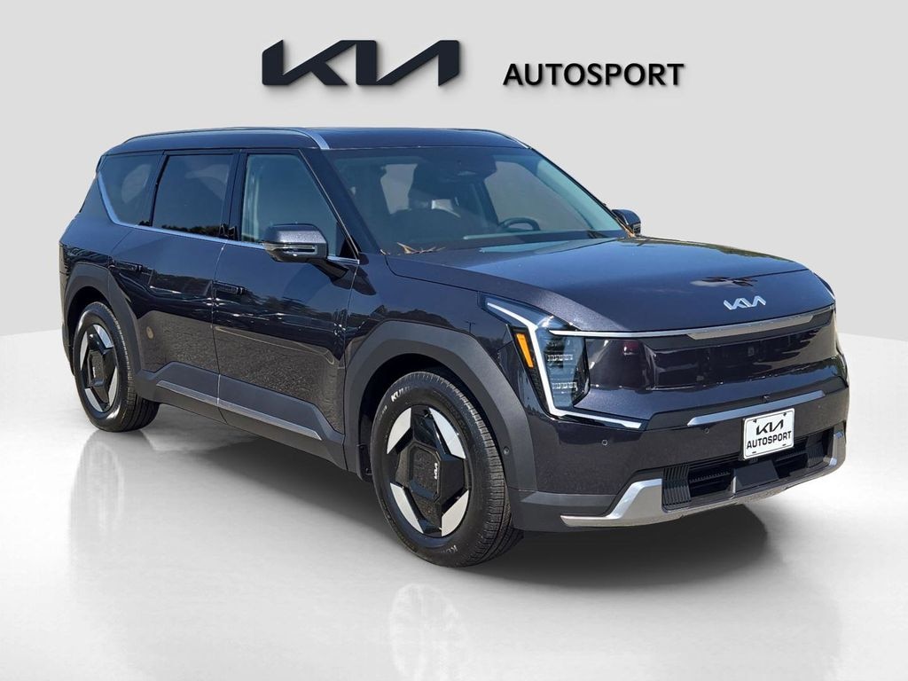 New 2026 Kia EV9 Wind SUV