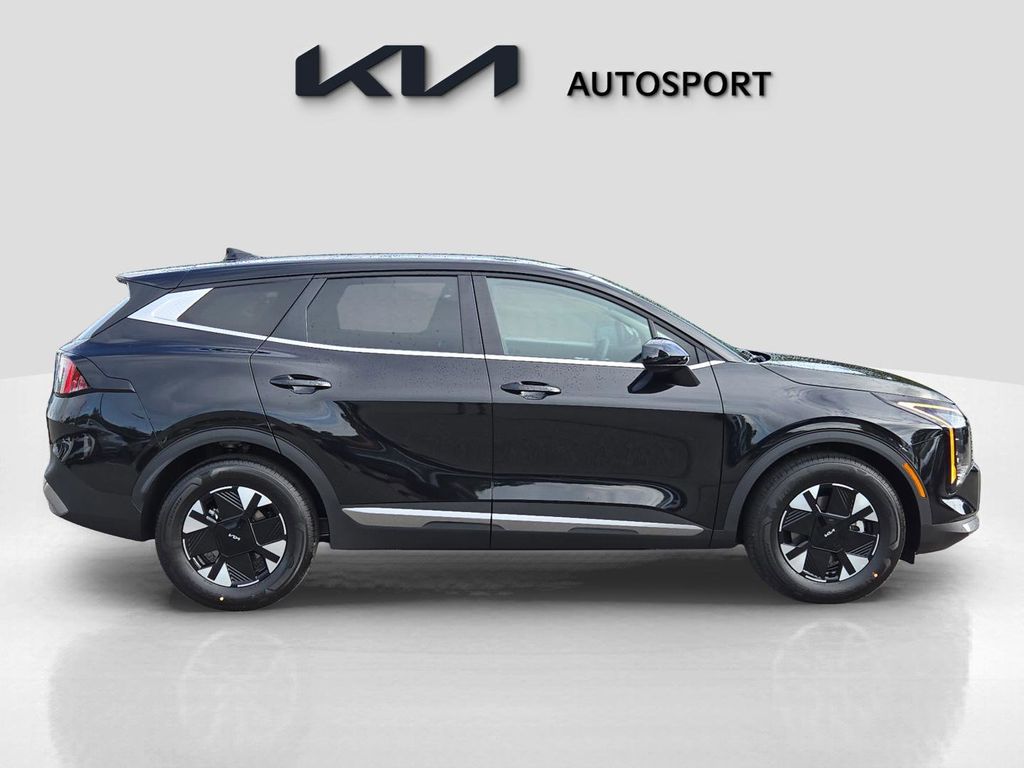 2026 Kia Sportage Hybrid LX photo 4