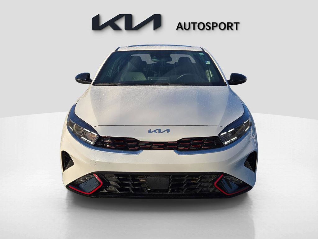 2024 Kia Forte GT-Line photo 2