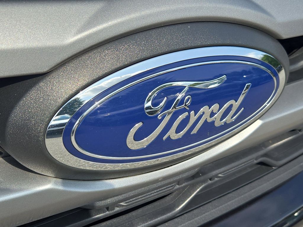 2024 Ford Expedition XLT photo 3
