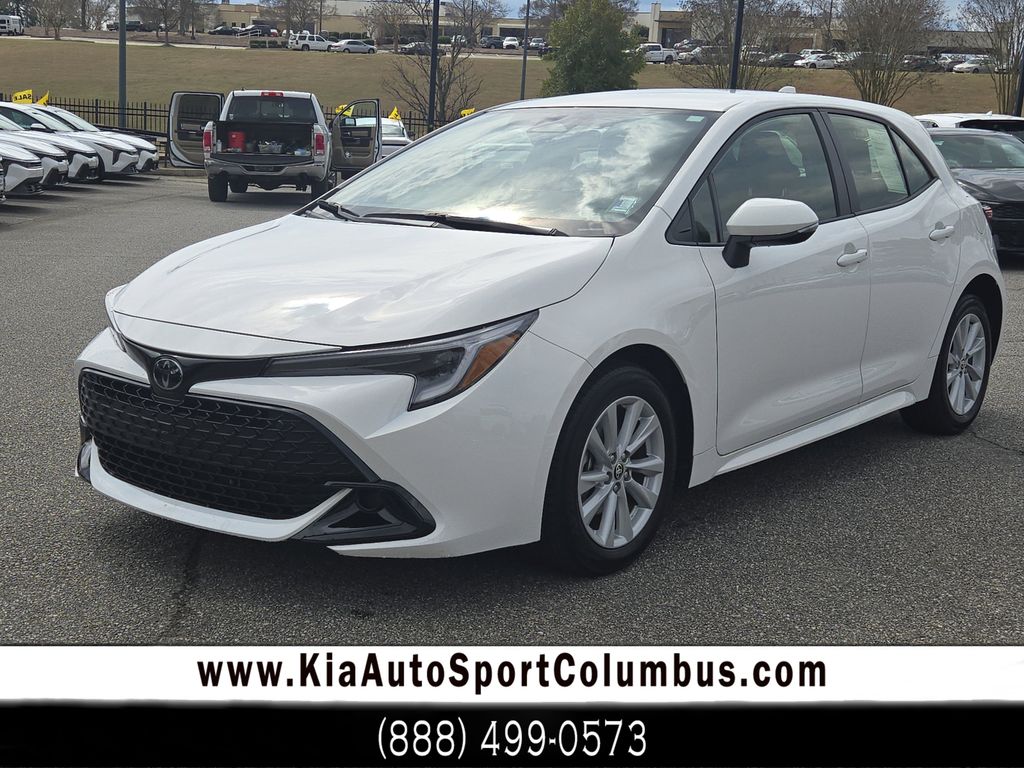 2025 Toyota Corolla Hatchback SE