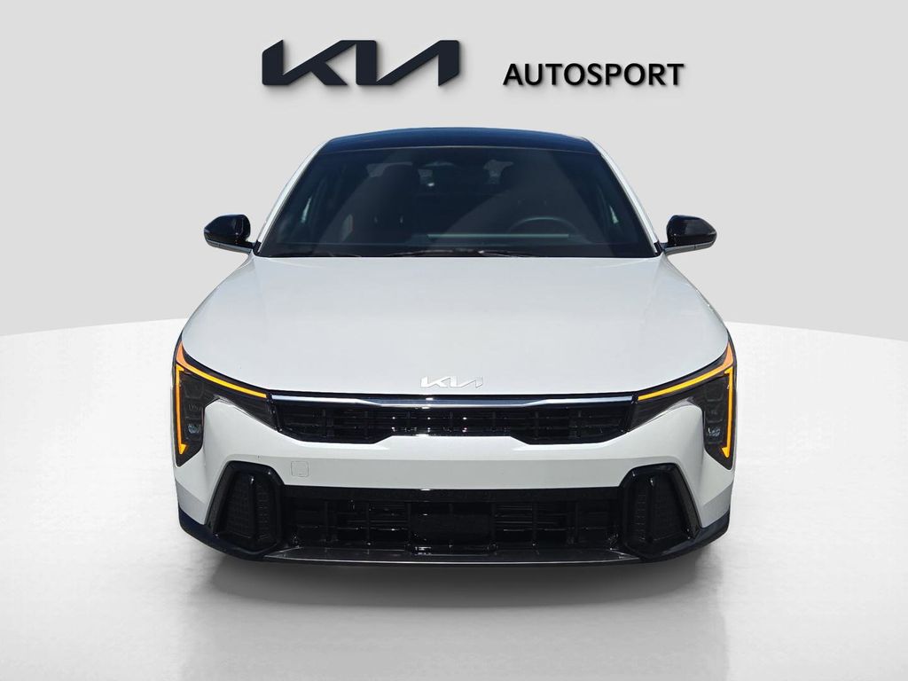 2025 Kia K4 GT-Line photo 2