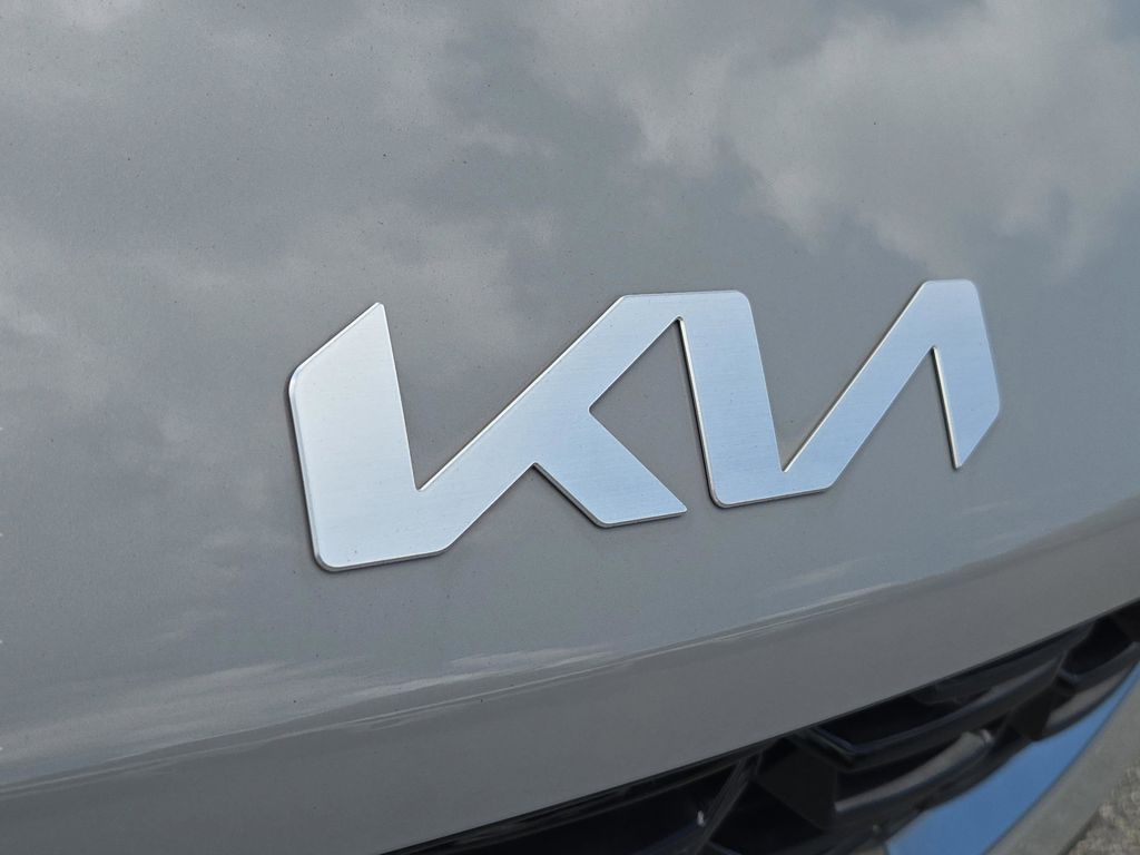 2025 Kia Sorento S photo 4