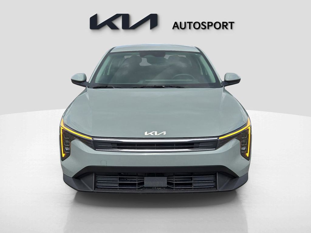 2025 Kia K4 LXS photo 2