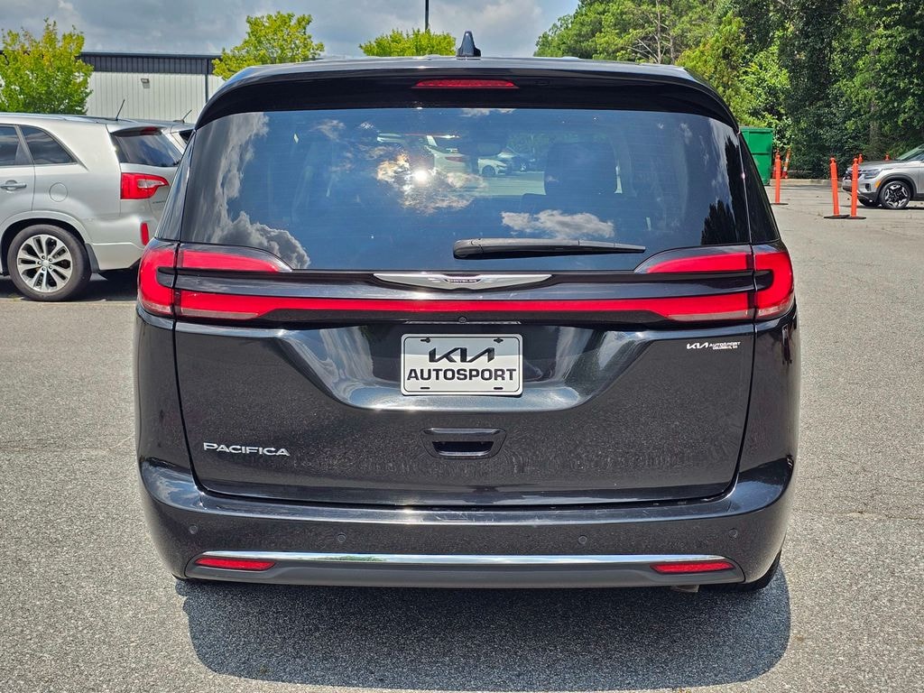 Used 2023 Chrysler Pacifica Touring L Van Passenger Van