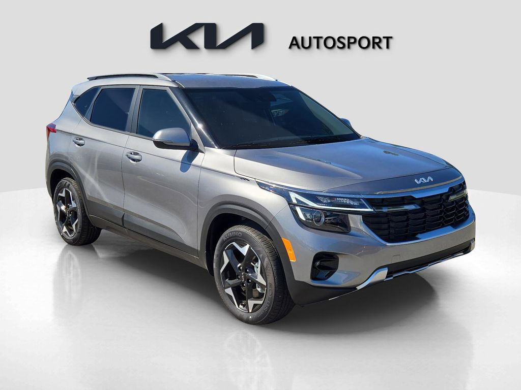 2025 Kia Seltos S photo 2