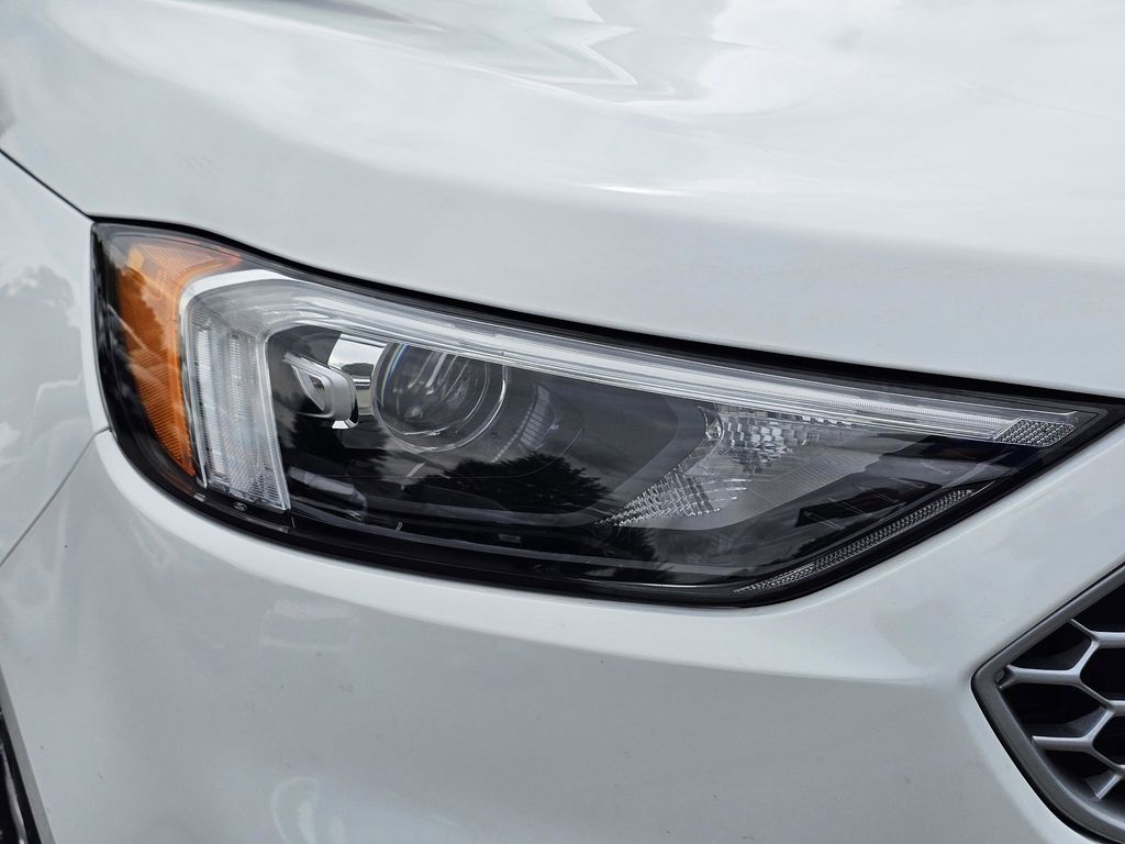 2023 Ford Edge SEL photo 4
