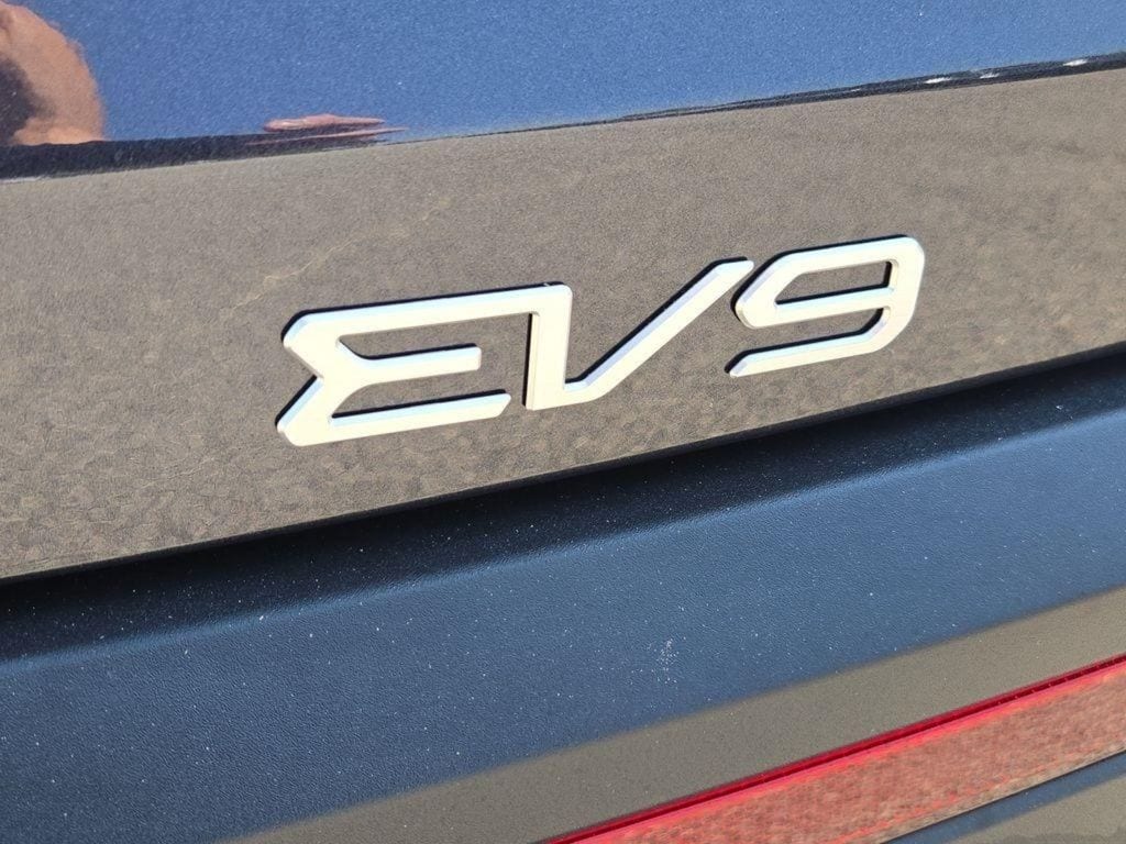 2026 Kia EV9 Wind - Photo 11