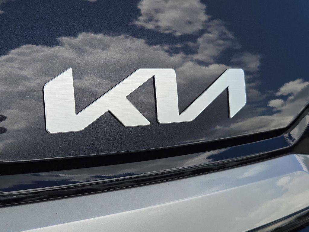 2026 Kia Sportage EX photo 4