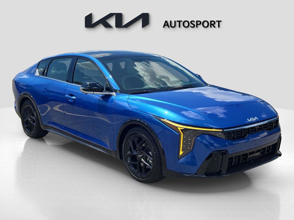 2025 Kia K4 GT-Line Turbo photo 3