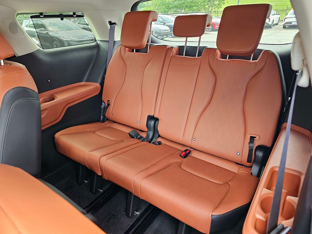 2026 Kia Sedona EX's photo