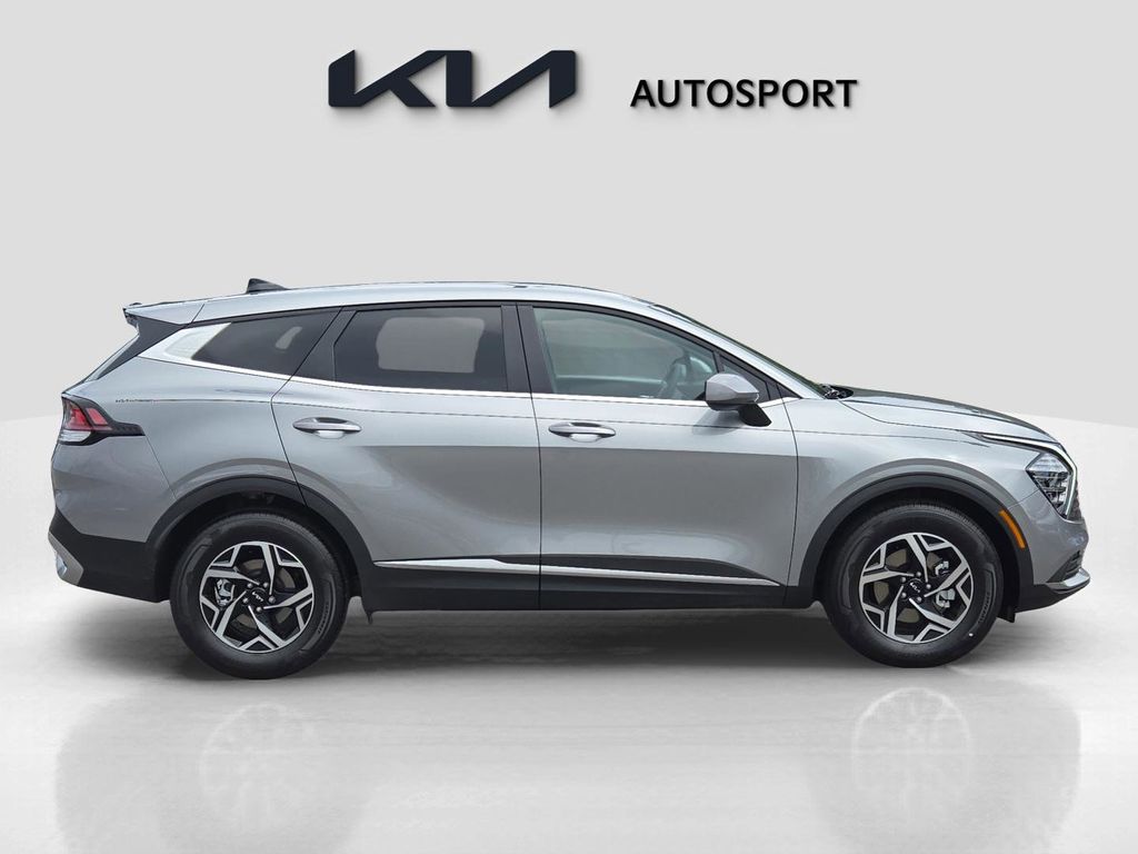 2025 Kia Sportage LX photo 4