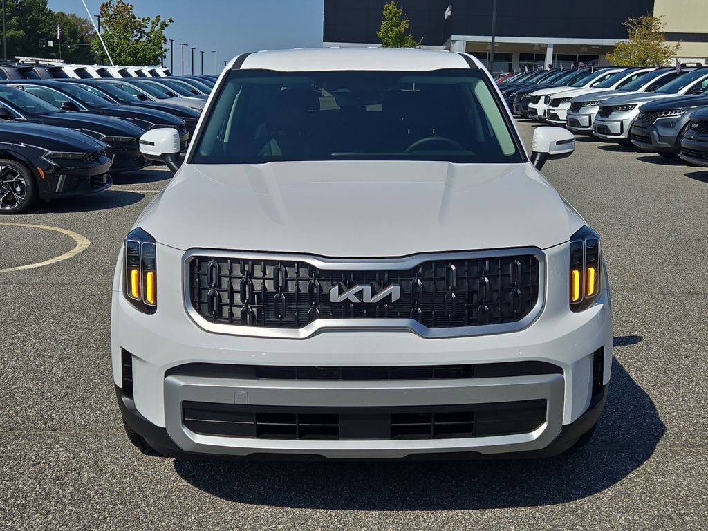 2025 Kia Telluride LX photo 2