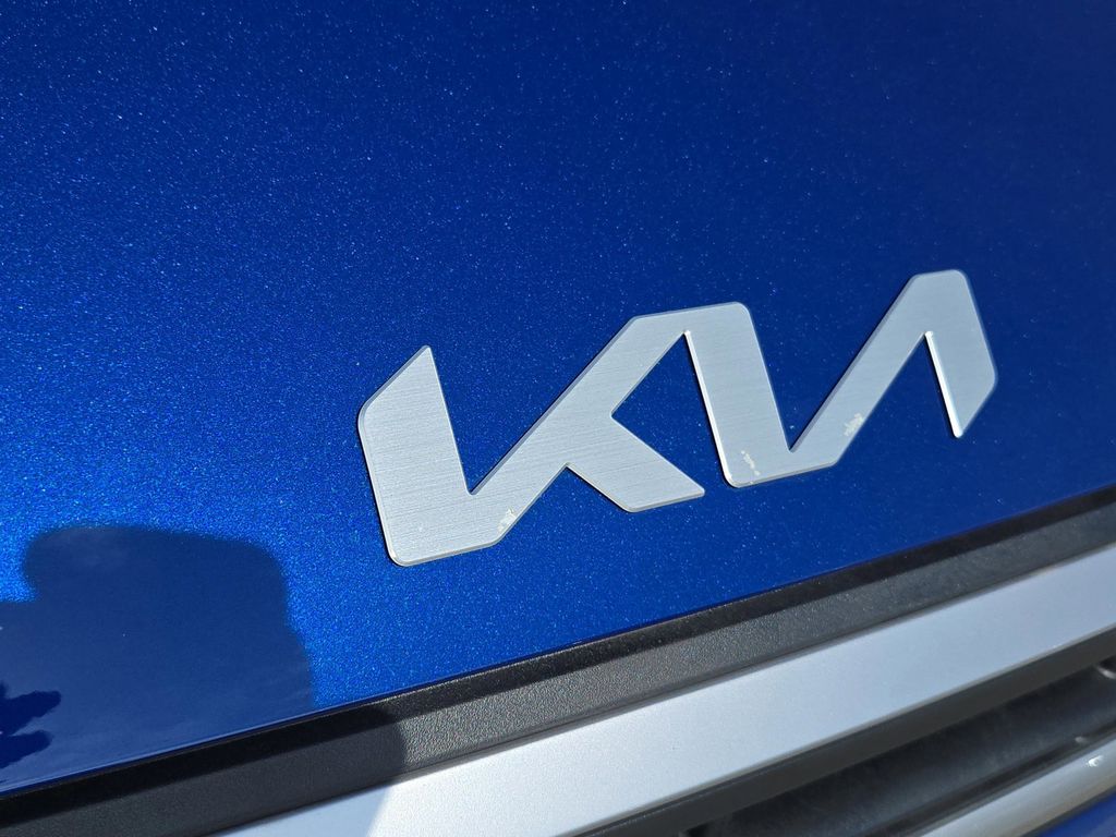 2025 Kia K4 LXS photo 4