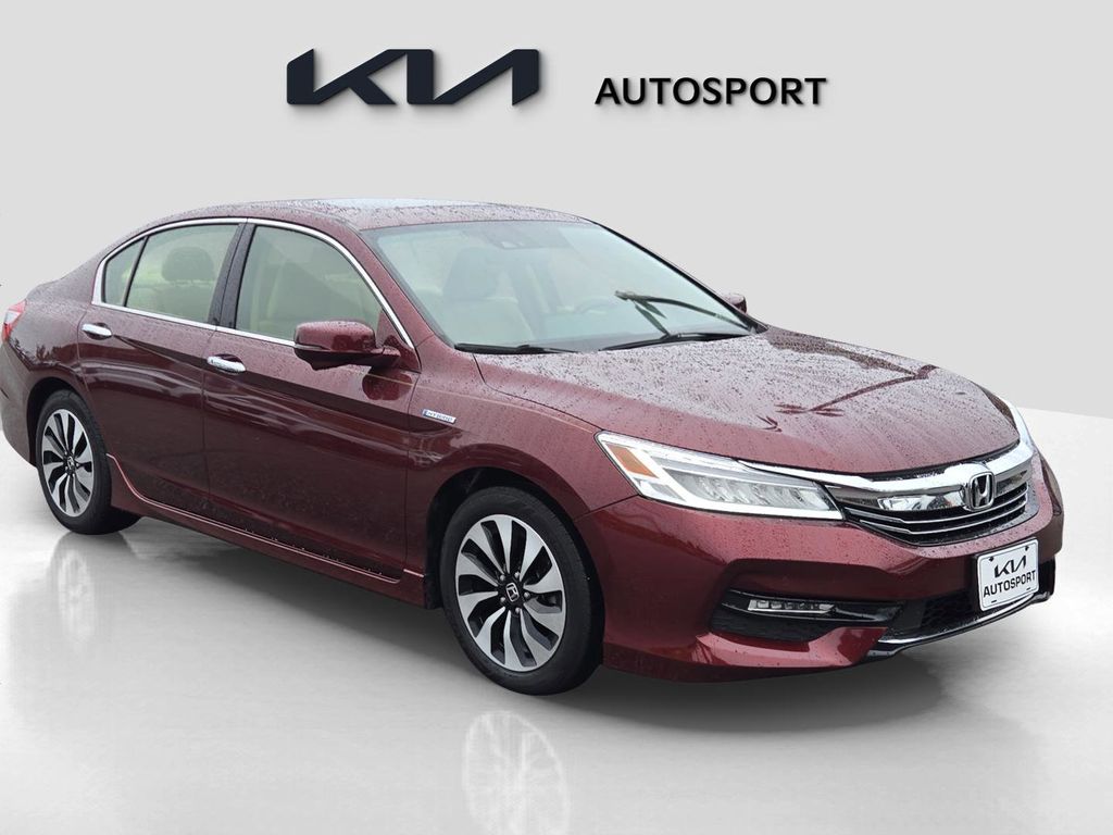 2017 Honda Accord Hybrid Touring photo 3