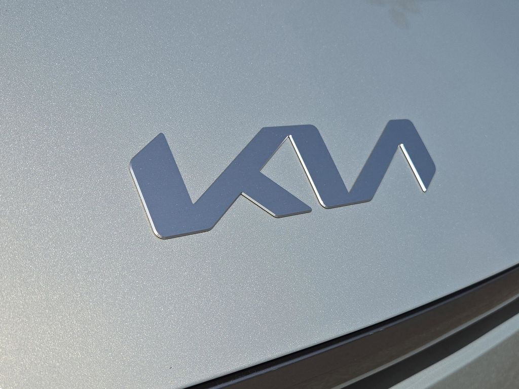 2026 Kia EV9 Light Long Range photo 4