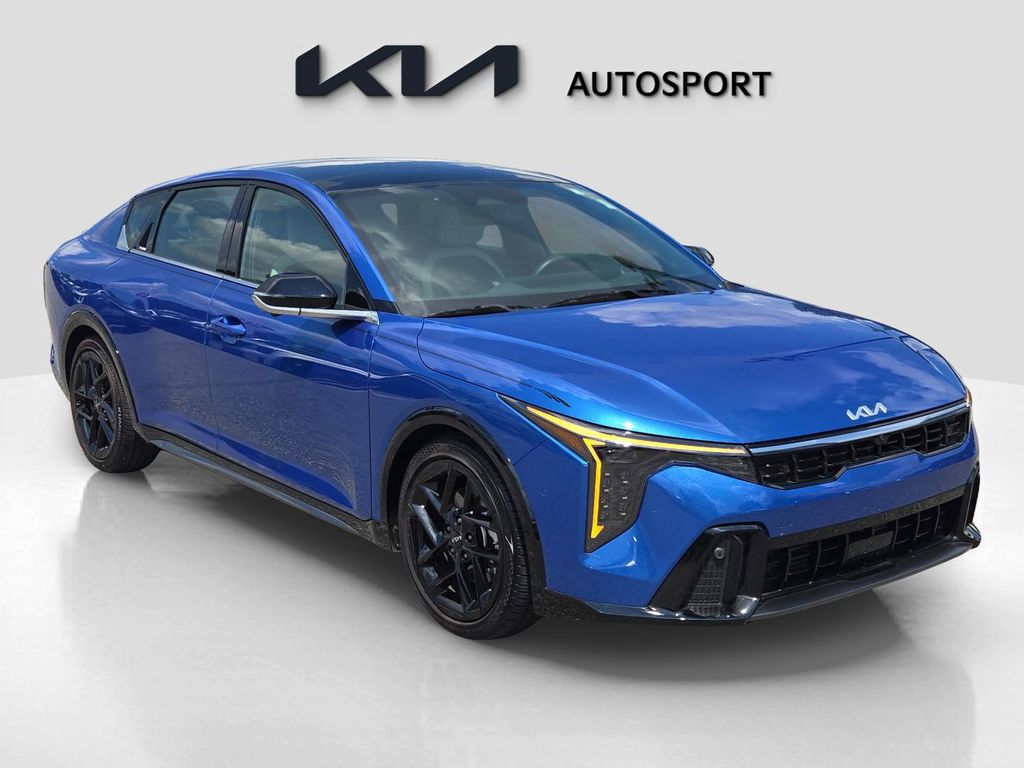2025 Kia K4 GT-Line Turbo photo 3