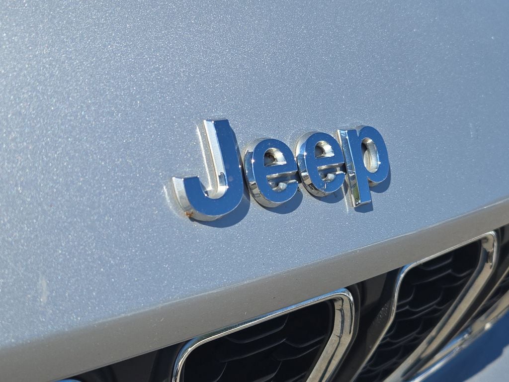 Used 2021 Jeep Grand Cherokee L Laredo SUV