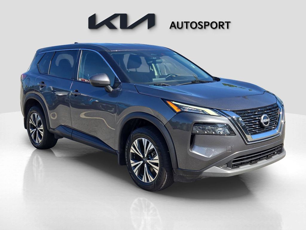 2022 Nissan Rogue SV photo 3