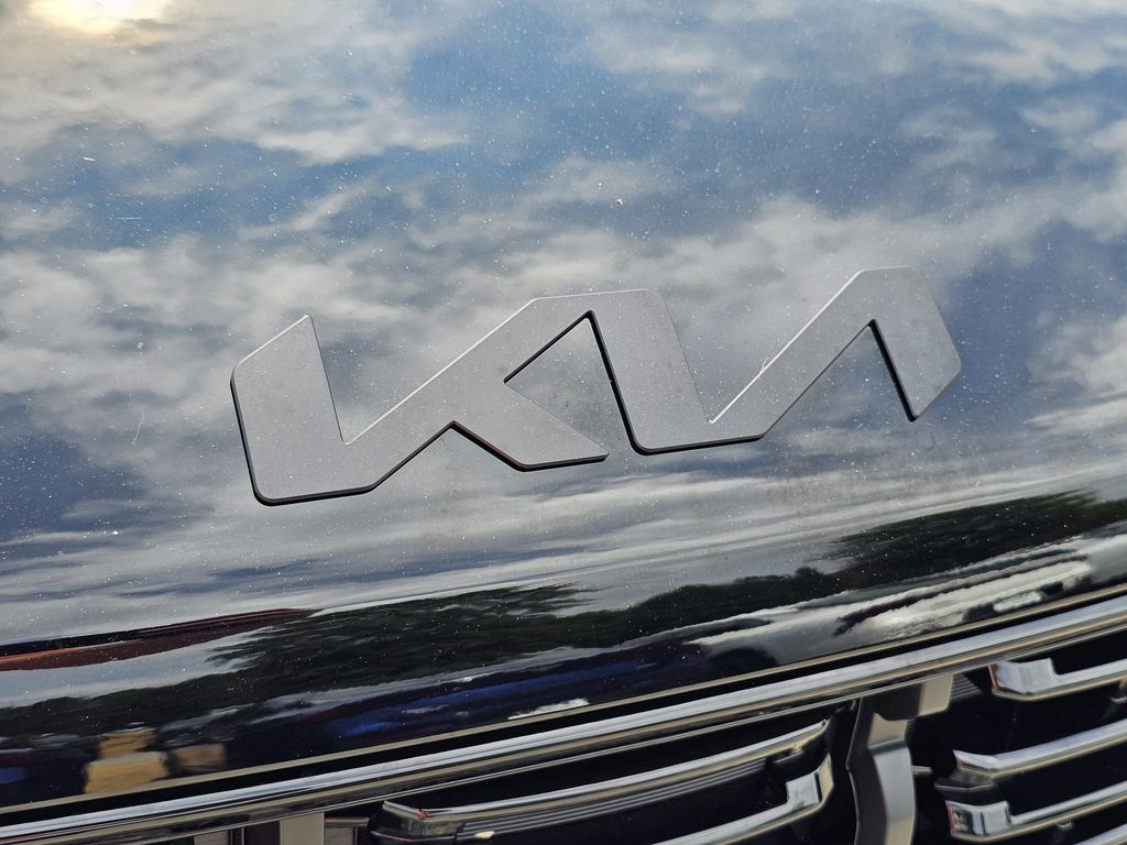 2026 Kia Sorento SX photo 3