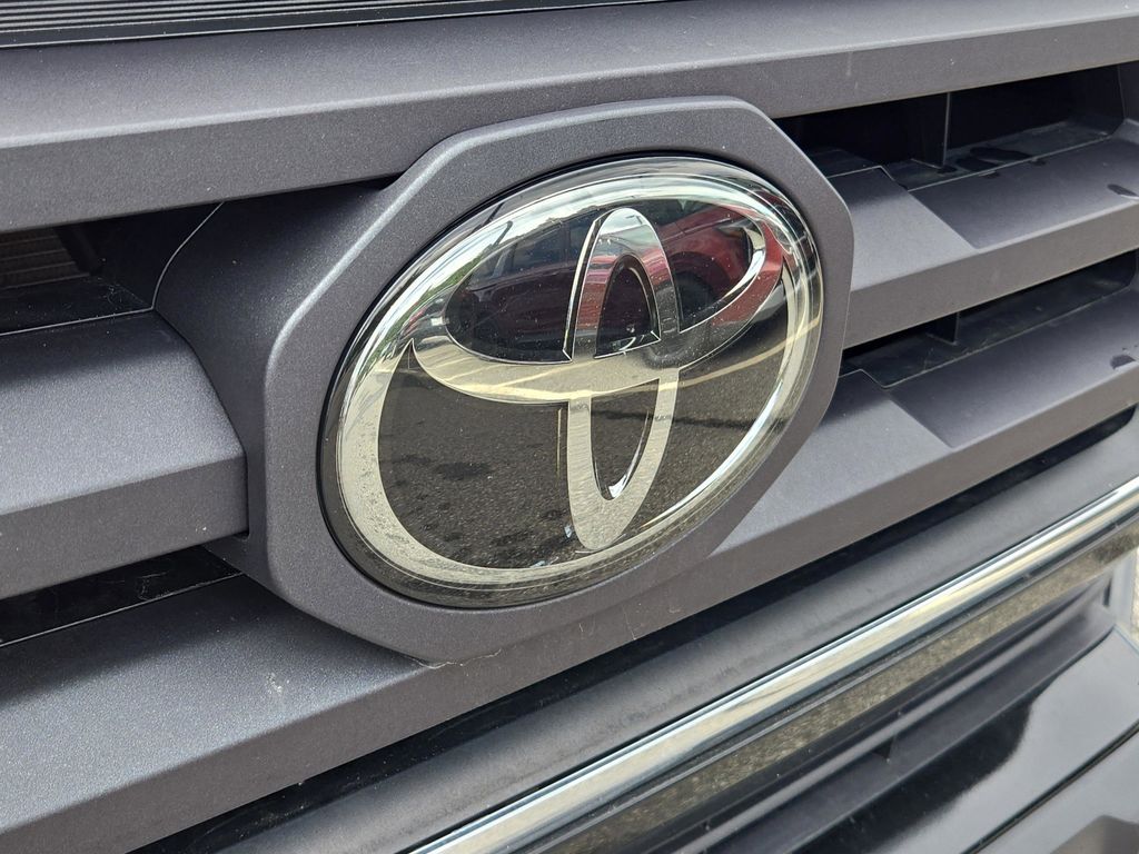 2023 Toyota Tacoma SR5 photo 4
