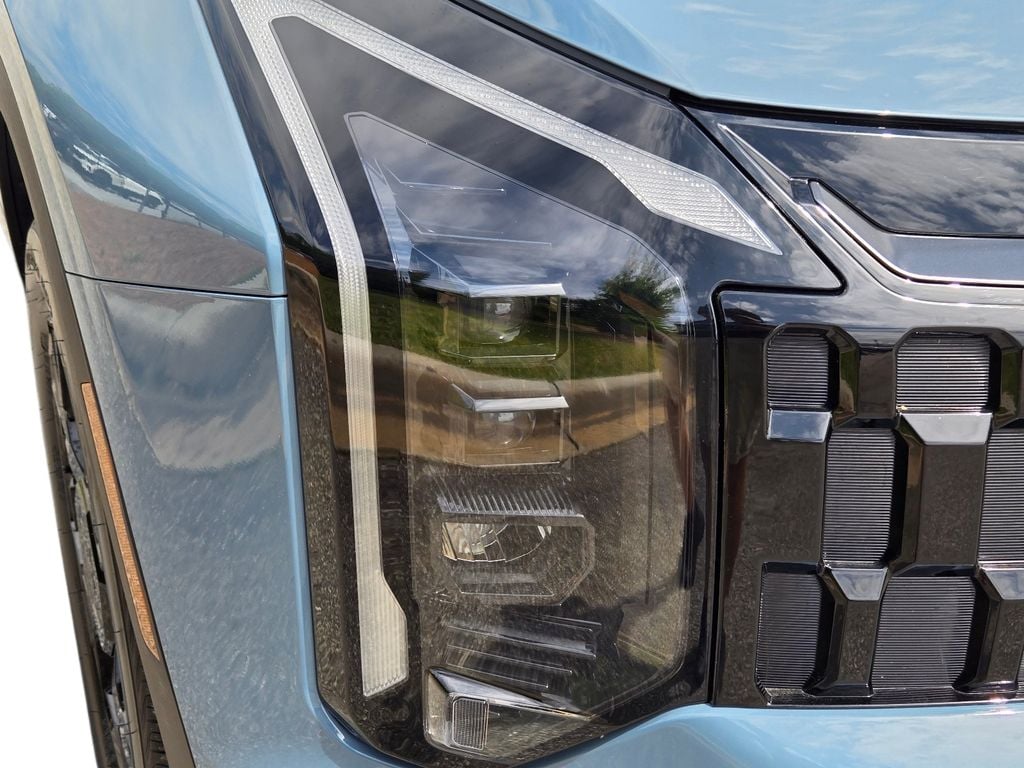 New 2026 Kia Sportage Hybrid X-Line SUV