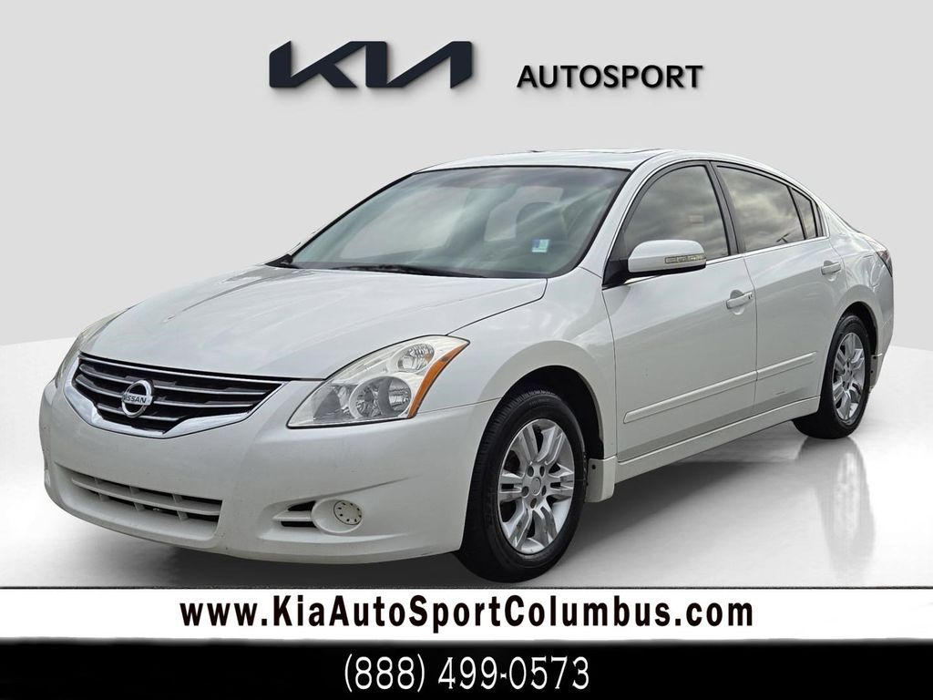 2010 Nissan Altima S's photo