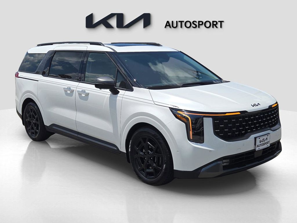 2026 Kia Carnival SX photo 2
