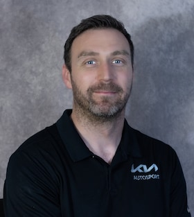 Staff member Thomas Lewis from ID_372f4fe81006