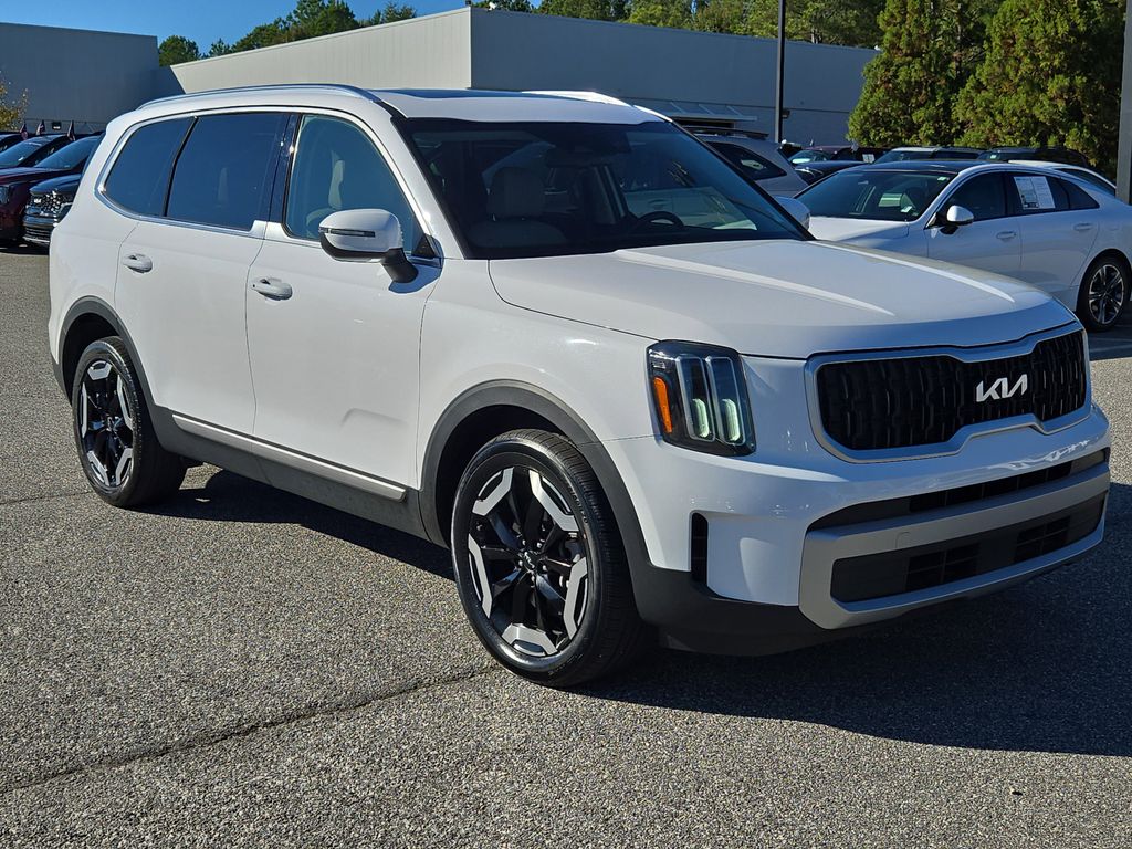 2023 Kia Telluride EX photo 3