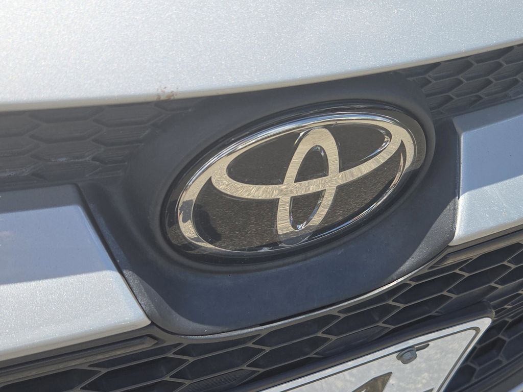 2022 Toyota Corolla LE photo 4